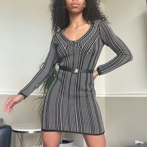 🖤Max Studio🖤 V Neck Knit Sweater Dress